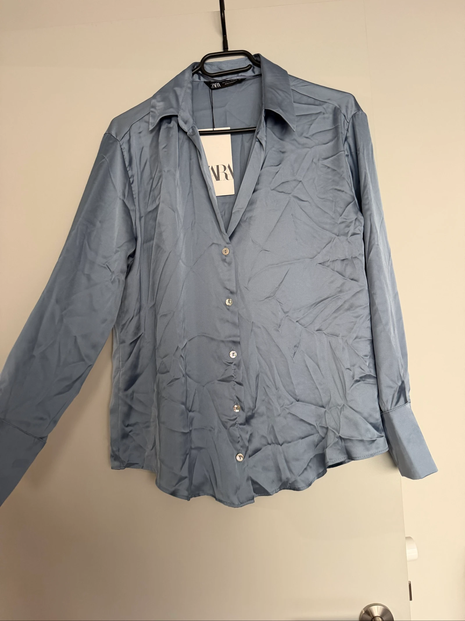 Chemise en satin Zara taille XS